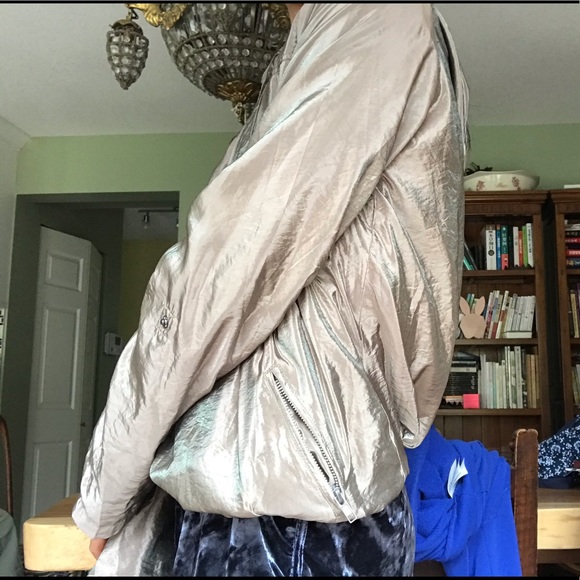 Bebe women’s silk jacket - Picture 9 of 9